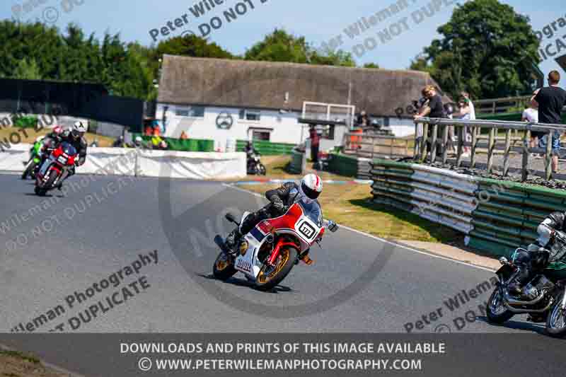 Vintage motorcycle club;eventdigitalimages;mallory park;mallory park trackday photographs;no limits trackdays;peter wileman photography;trackday digital images;trackday photos;vmcc festival 1000 bikes photographs